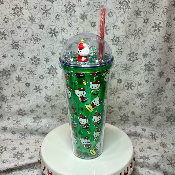 Sanrio Hello Kitty & Joey Christmas Tree Glitter Dome Top 24 Oz Tumbler - Picture 2 of 12